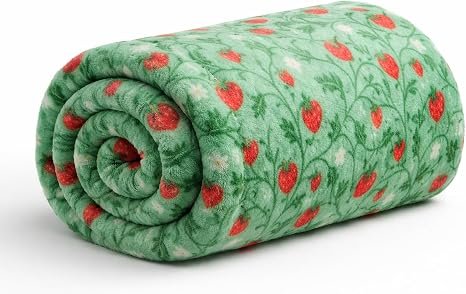 The Big One Plush Throw – Strawberries